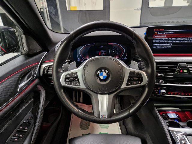01/2021 BMW, 530